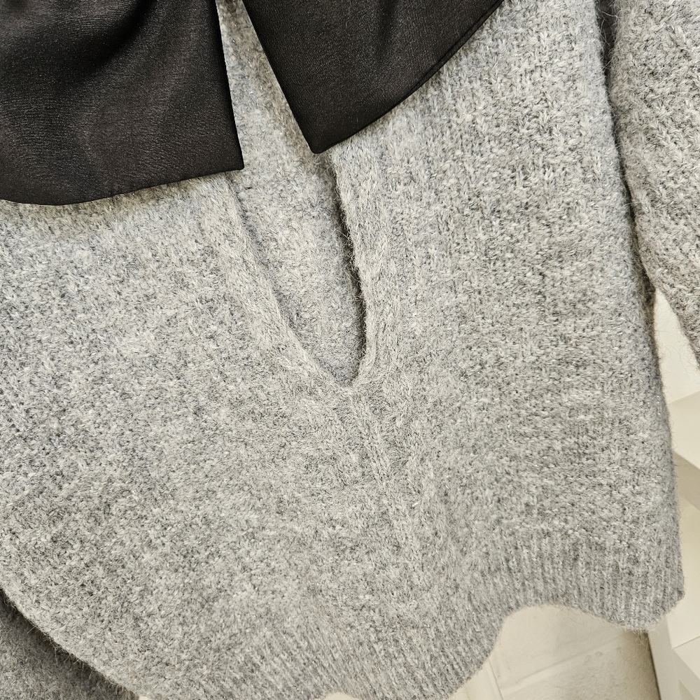 Bow Back Lurex Fuzzy sweater - Picture 8 of 9